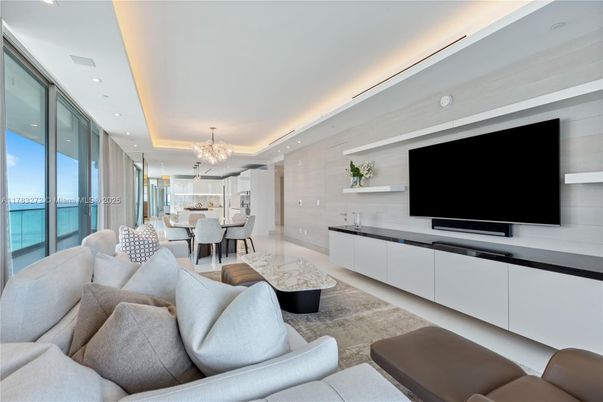 Chandelier, Dining room, Interior, Living room, Recessed Lighting