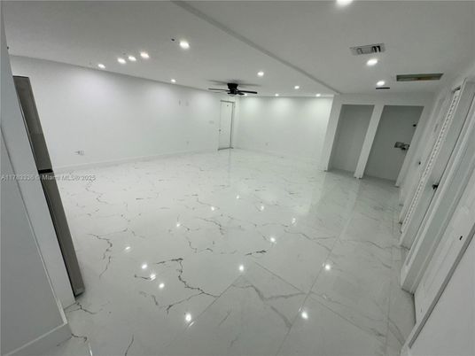 Empty room, Interior, Marble, Recessed Lighting