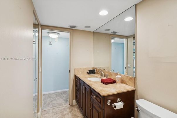 Bathroom, Interior, Recessed Lighting