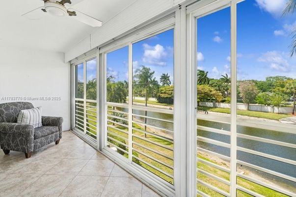 Interior, Sun Room, Water