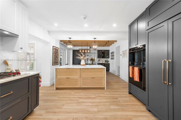Dining room, Interior, Kitchen, Pendant Lights, Recessed Lighting, Wood Texture Flooring