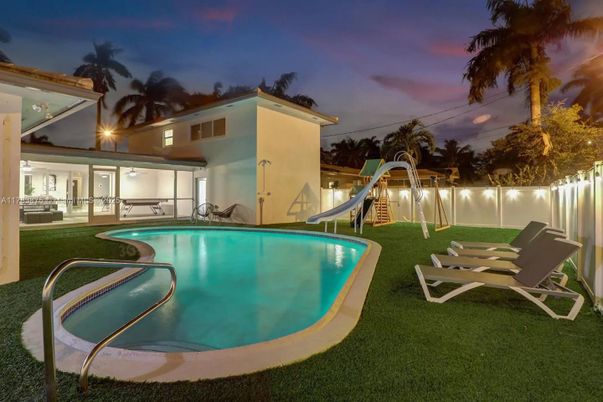 Backyard, Exterior, Pool
