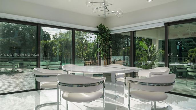 Dining room, Interior, Sun Room