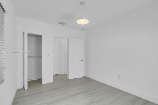 Empty room, Interior, Pendant Lights, Wood Texture Flooring