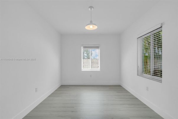 Empty room, Interior, Pendant Lights, Wood Texture Flooring