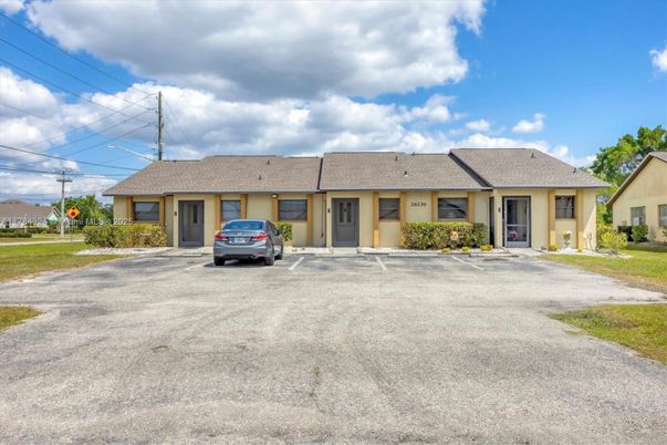 Attached, Backyard, Exterior, Facade, Ranch