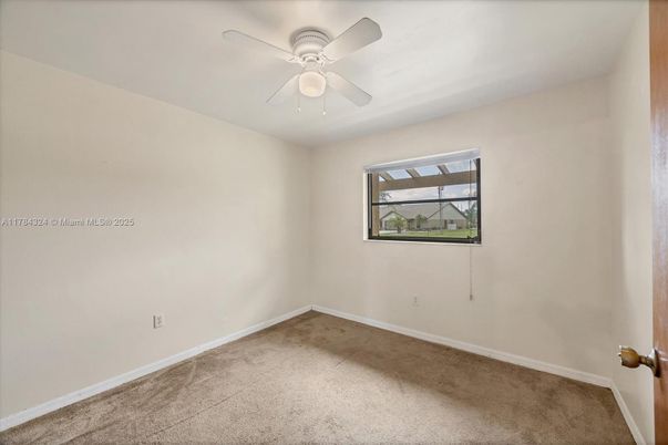 Empty room, Interior