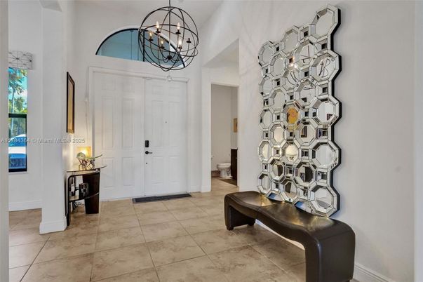 Chandelier, Interior