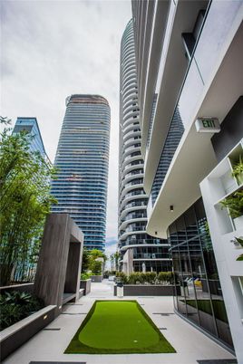 Exterior, Facade, Highrise