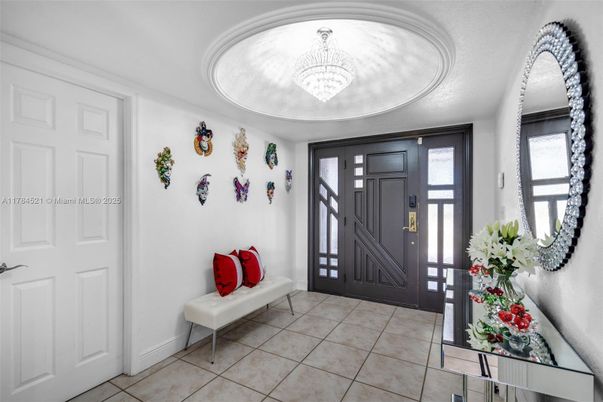Chandelier, Interior