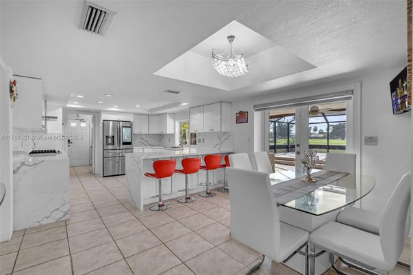 Chandelier, Dining room, Interior, Kitchen, Recessed Lighting, Stainless Steel Appliances