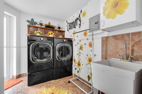Interior, Washer