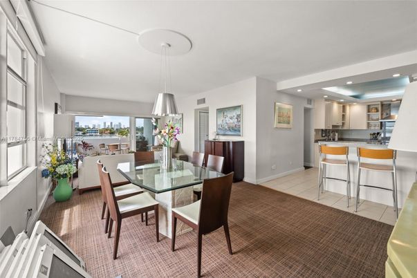 Dining room, Interior, Kitchen, Pendant Lights, Recessed Lighting