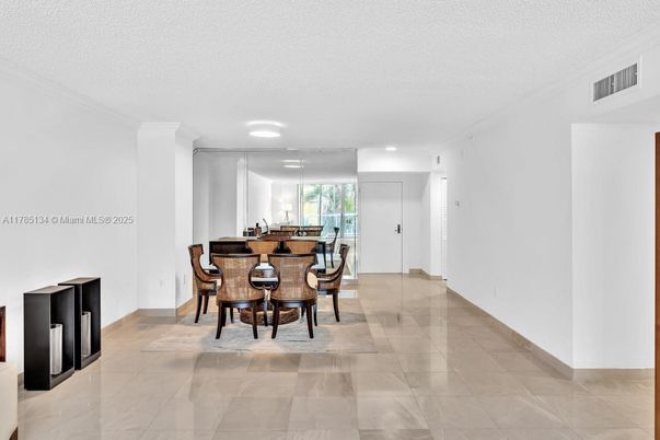 Dining room, Interior, Recessed Lighting