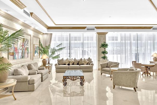 Dining room, Interior, Living room, Recessed Lighting