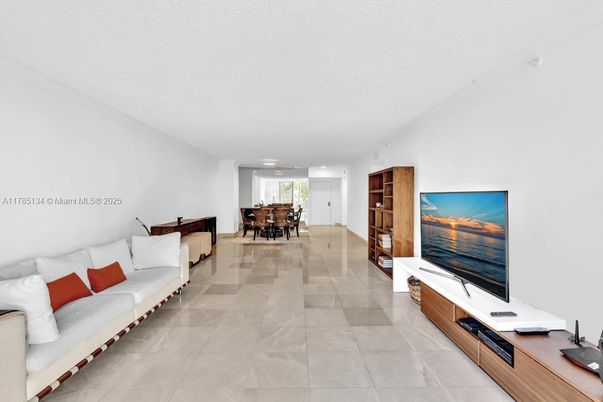 Dining room, Interior, Living room, Recessed Lighting