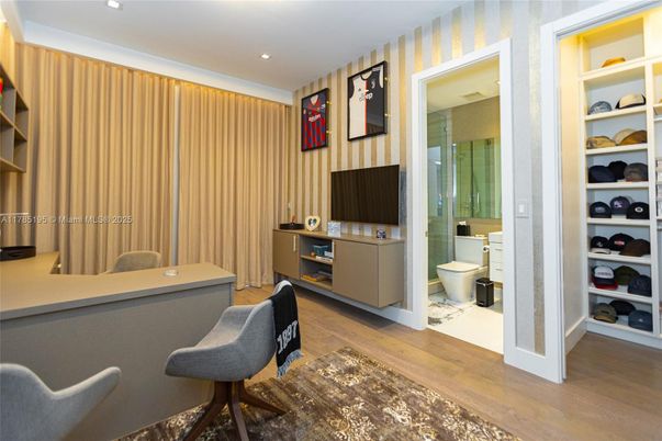 Bathroom, Home Office, Interior, Recessed Lighting, Wood Texture Flooring