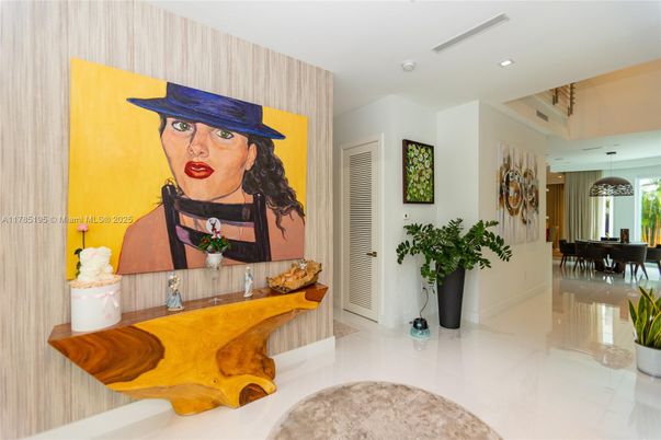 Dining room, Interior, Recessed Lighting