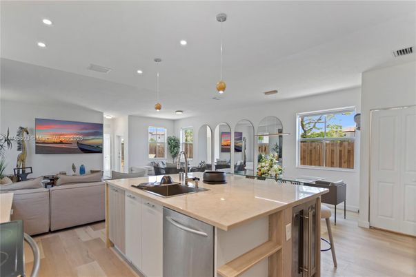 Interior, Kitchen, Living room, Pendant Lights, Recessed Lighting, Wood Texture Flooring