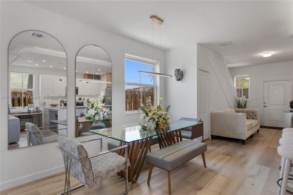 Dining room, Interior, Kitchen, Pendant Lights, Recessed Lighting, Wood Texture Flooring