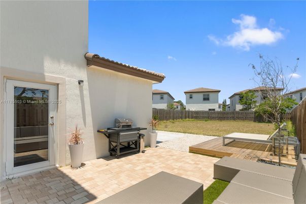 Backyard, Exterior
