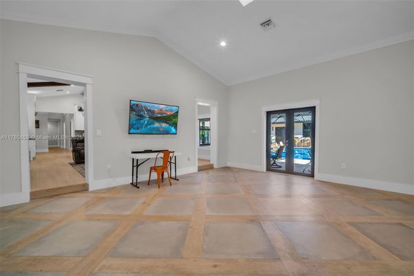 Empty room, Interior, Recessed Lighting