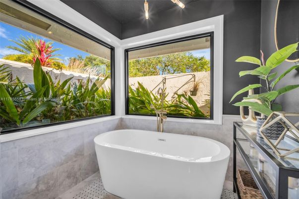 Bathroom, Free Standing Baths, Interior