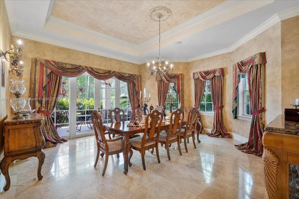Chandelier, Dining room, Interior