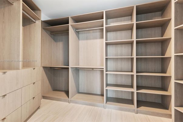 Interior, Walk-in Closets