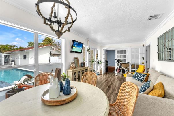 Chandelier, Dining room, Interior, Pool, Wood Texture Flooring