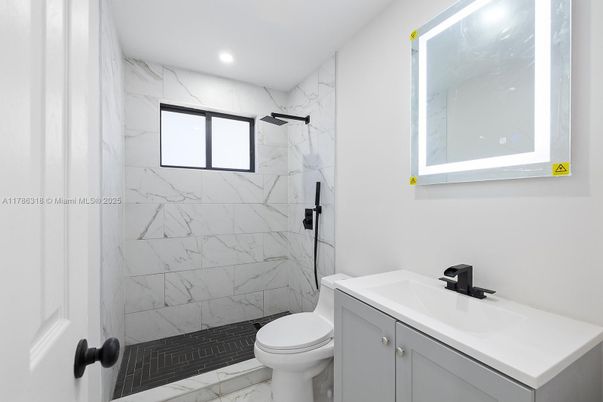 Bathroom, Interior, Marble, Marble Walls, Recessed Lighting