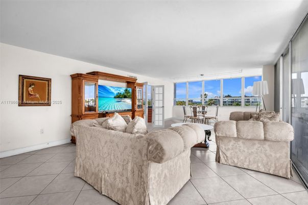 Dining room, Interior, Living room, Water