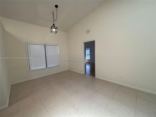 Empty room, Interior, Pendant Lights