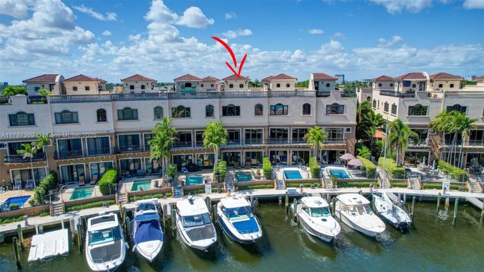 Exterior, Lake