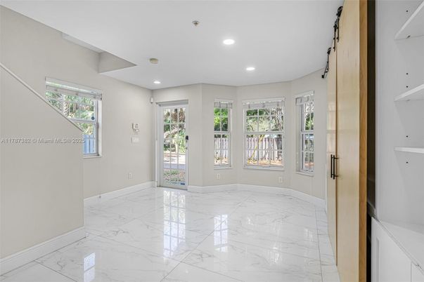 Empty room, Interior, Marble, Recessed Lighting