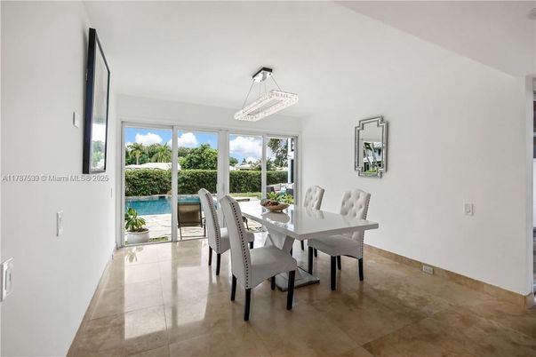 Dining room, Interior, Pendant Lights