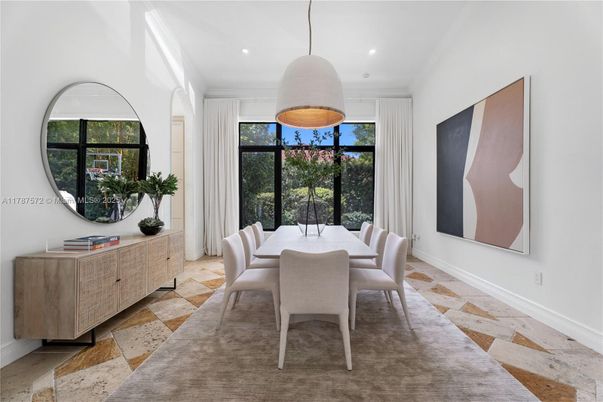 Dining room, Interior, Pendant Lights, Recessed Lighting