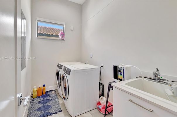 Interior, Washer