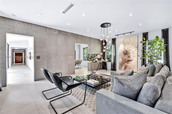 Dining room, Interior, Living room, Pendant Lights, Recessed Lighting