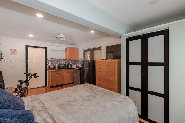 Bedroom, Interior, Kitchen, Recessed Lighting, Wood Texture Flooring