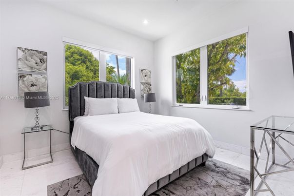 Bedroom, Interior, Marble, Recessed Lighting