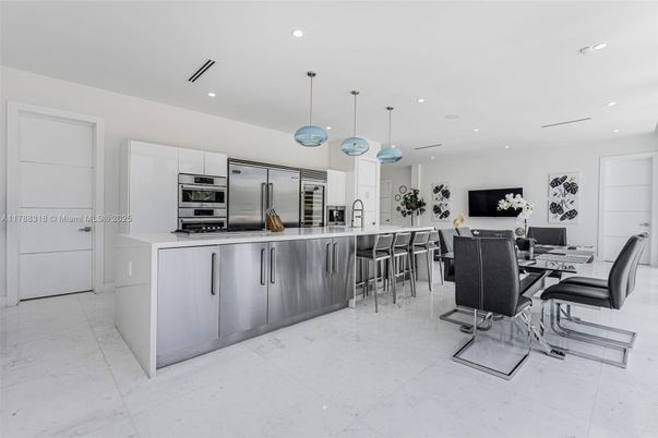 Dining room, Interior, Kitchen, Pendant Lights, Recessed Lighting, Stainless Steel Appliances