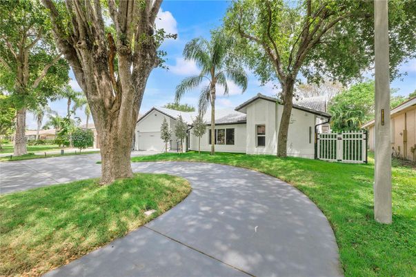Backyard, Detached Garage, Exterior