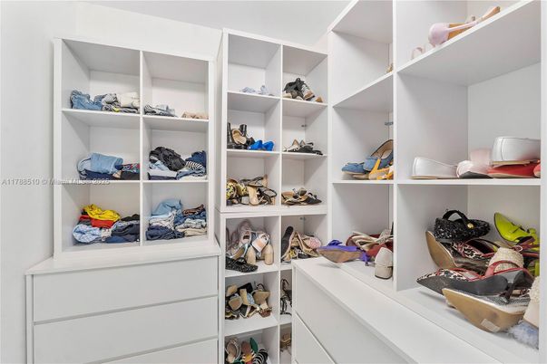 Interior, Walk-in Closets