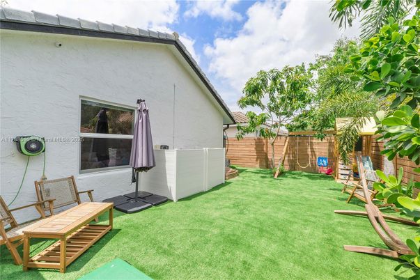 Backyard, Exterior, Playground