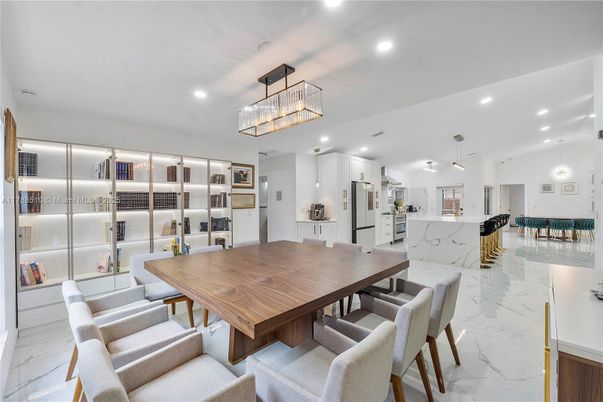 Dining room, Interior, Kitchen, Marble, Pendant Lights, Recessed Lighting