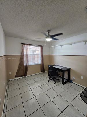 Home Office, Interior