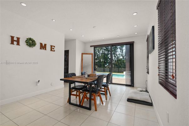 Dining room, Interior, Recessed Lighting