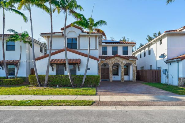 Exterior, Facade, Solar Panels, Spanish Mediterranean