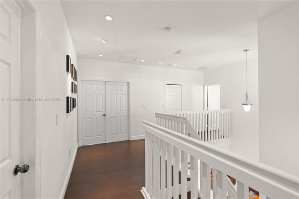 Interior, Pendant Lights, Recessed Lighting, Wood Texture Flooring